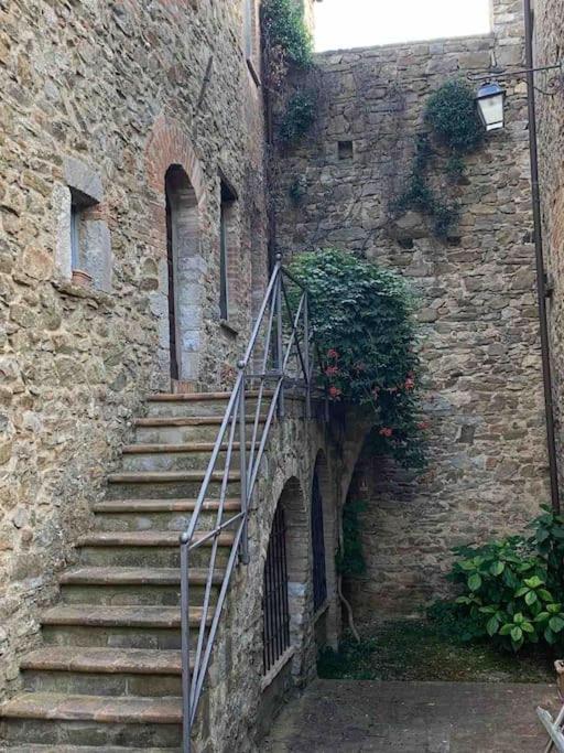 Medieval Tower In Umbria With Swimming Pool *